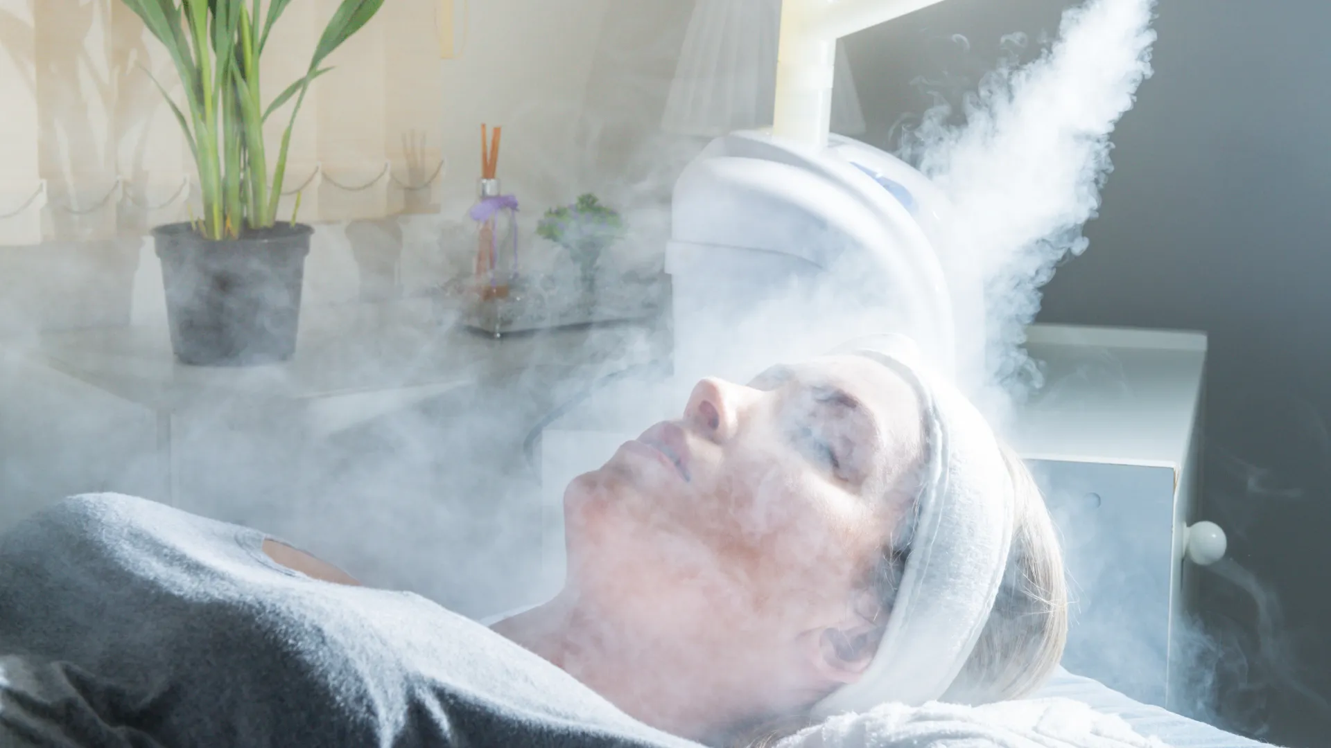 Καθαρισμός προσώπου σε δερματολογικό ιατρείο